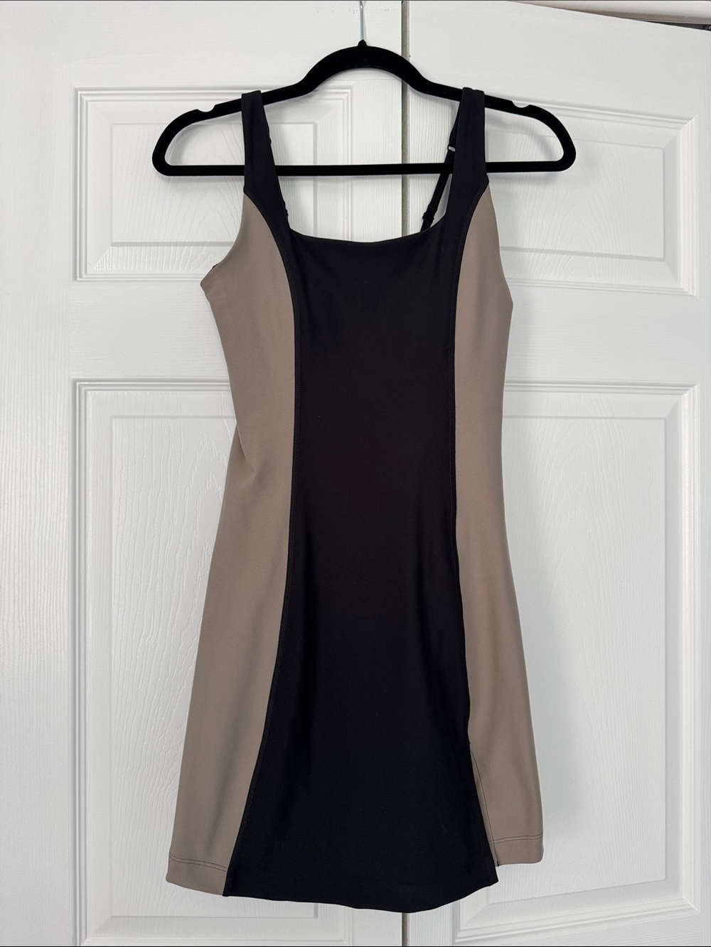 Abercrombie and Fitch athletic dress